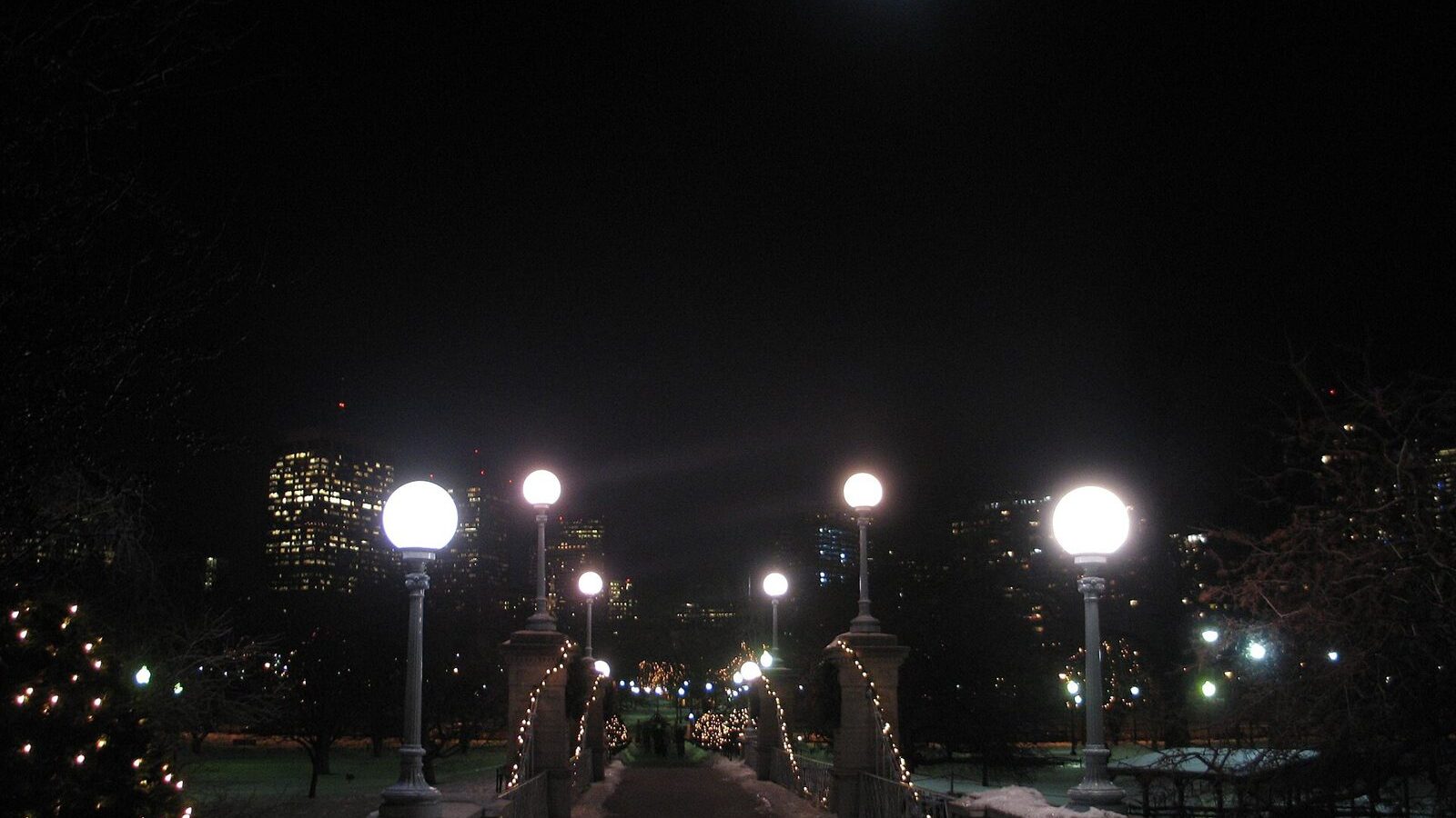 Boston Common, 2005 December Night